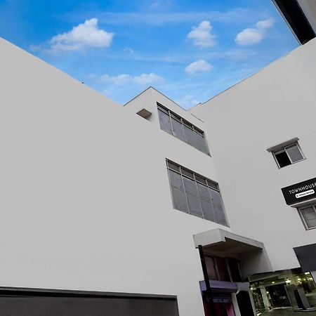 Super Townhouse Arcot Road Near Kauvery Hospital Chennai Esterno foto